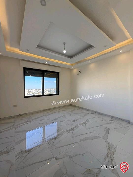 شقة سوبر ديلوكس طابق ثالث دوبلكس مساحة 250م للبيع في عمان - الجبيهة 