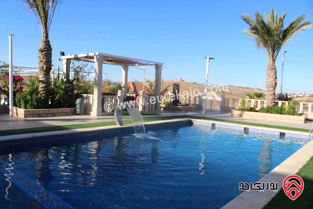 مزرعة مساحة البناء 220م على أرض 3400م مجهزة بالكامل للبيع داخل كومباوند خاص في المفرق