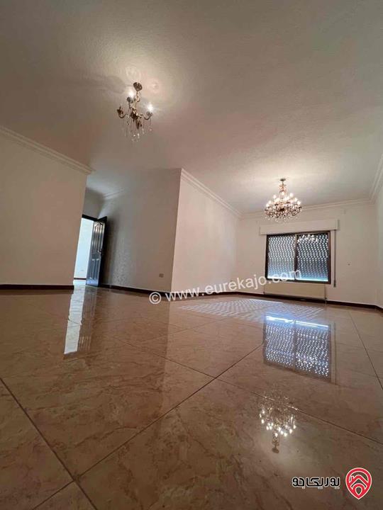 شقة طابق ثالث مساحة 150م للايجار في عمان - تلاع العلي 