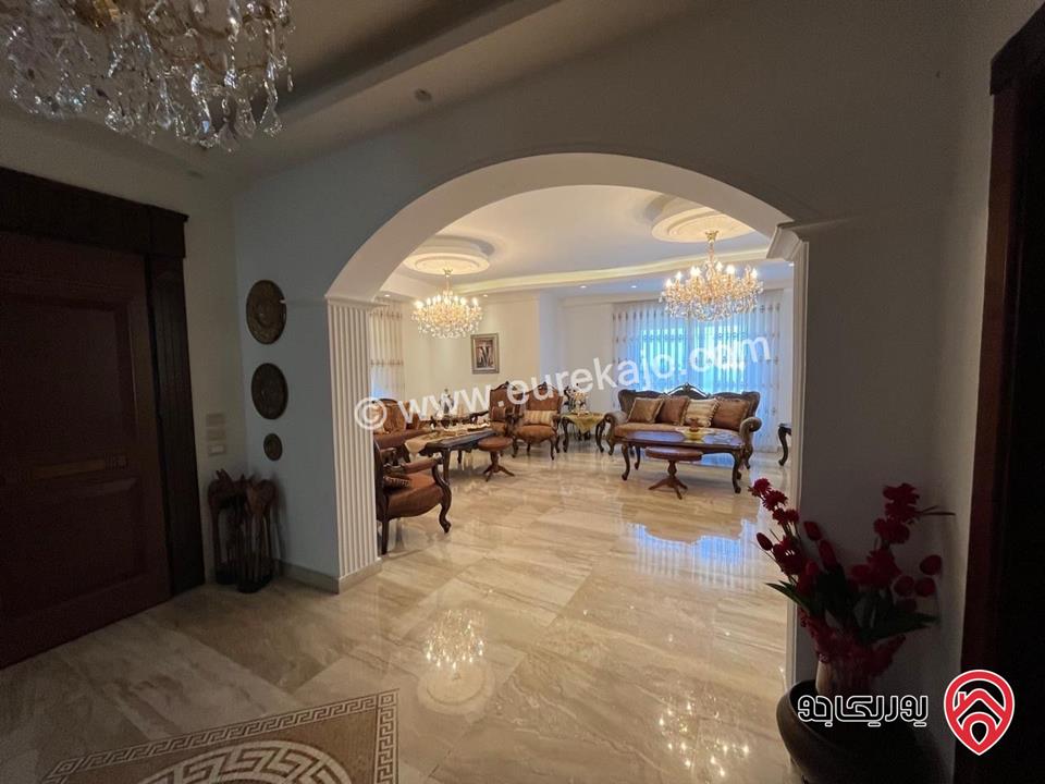 فيلا مع شقتين مساحة 800م على أرض 750م للبيع بإطلالة خلابة في عمان - بدر الجديدة من المالك مباشرة 