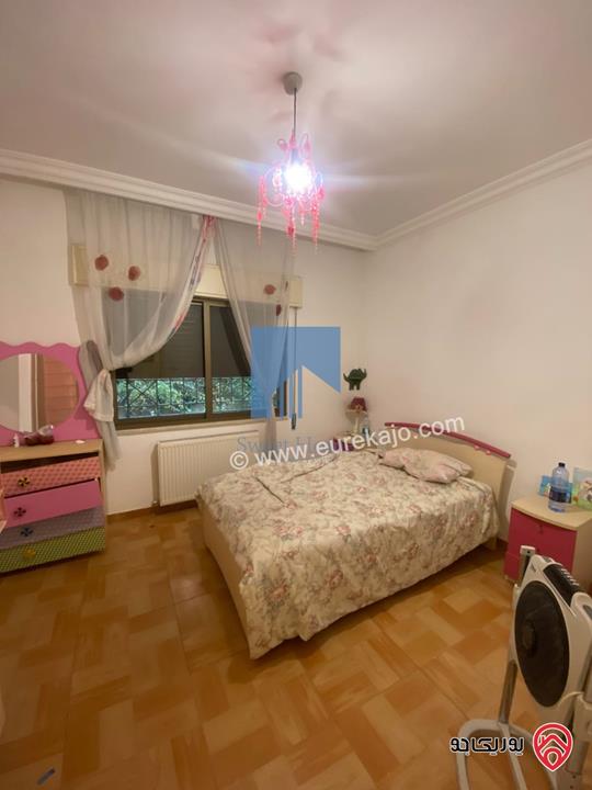 شقة أرضية مساحة 150م مع حديقة وترسات 150م للبيع في عمان - الجندويل