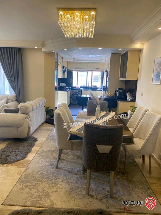 شقة شبه أرضية مساحة 129م للبيع مفروشة في عمان - خلدا