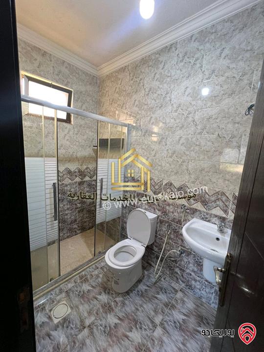 شقة فارغة طابق اول مساحة 110م للإيجار في عمان - ضاحية الرشيد 