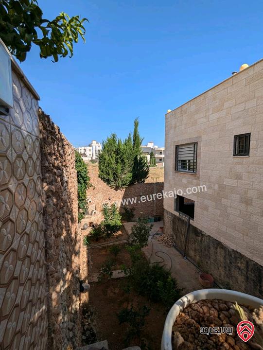 فيلا مساحة 700م على أرض 815م للبيع في عمان - ناعور