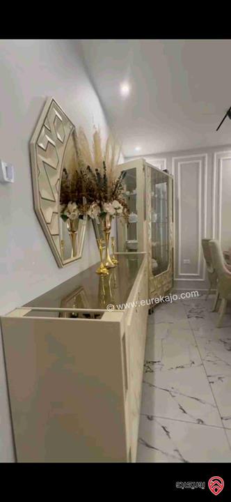 شقة طابق ثاني مساحة 205م للبيع في عمان - خلدا