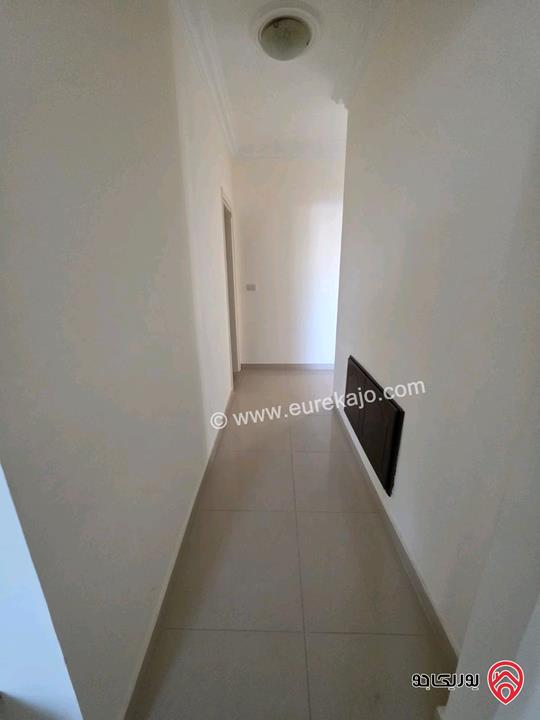 شقة طابق ثالث مساحة 190م للإيجار فارغة في عمان - خلدا 