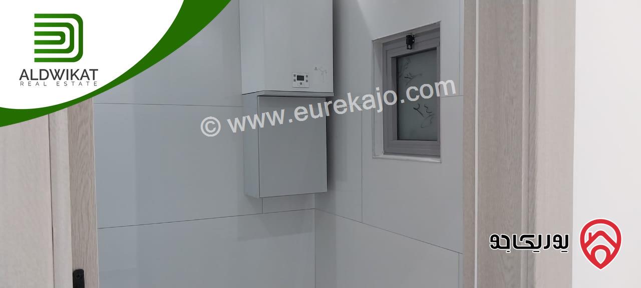 شقة طابق ثاني للبيع في عمان - البنيات / طريق المطار مساحة 180م والترس 30م بالقرب من جامعة البتراء جديدة لم تسكن