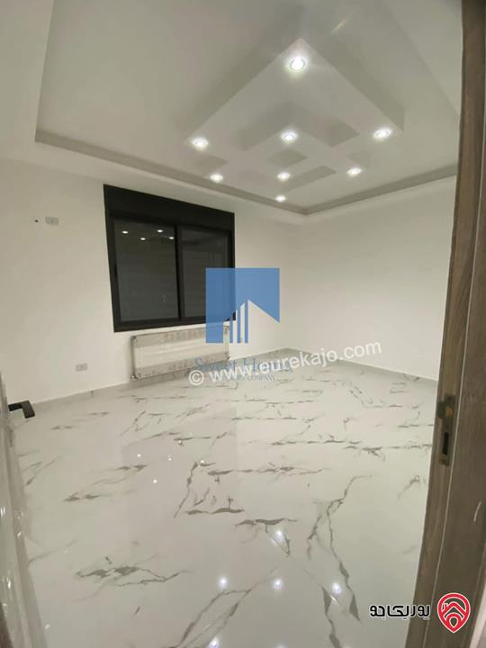 شقة فاخرة للبيع في عمان - خلدا قرب إشارة البنك العربي ومركز زها 220م مع ترسات 300م لم تسكن