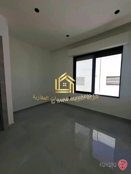 شقة جديدة طابق ثالث مساحة 124متر للإيجار في عمان - البنيات 