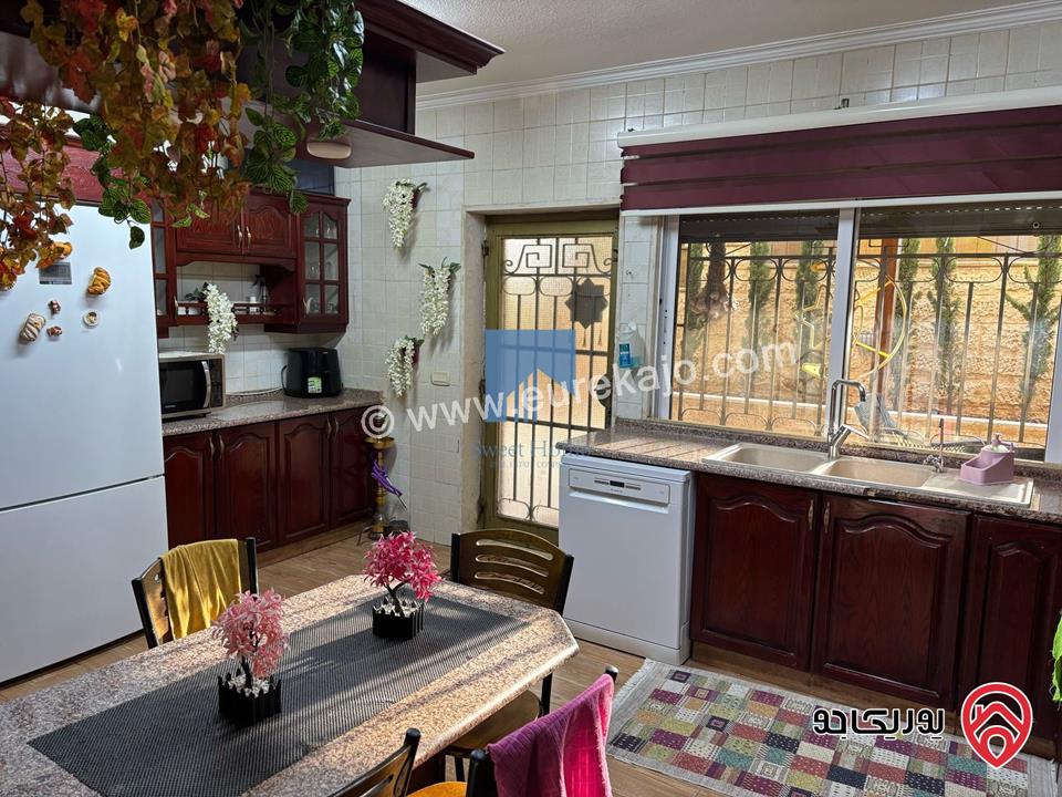 شقة فاخرة للبيع في عمان - خلدا خلف السيتي مول 180م مع حديقة وترسات 120م بسعر مغري