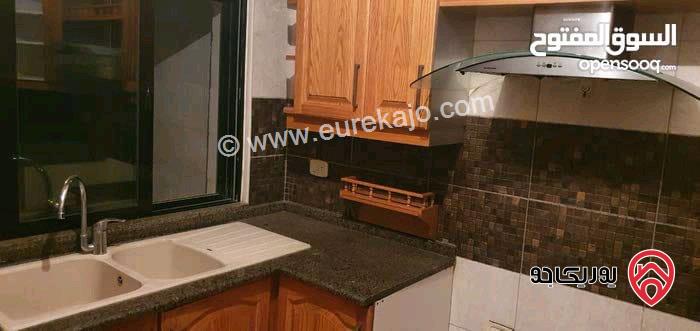 شقة فارغة طابق اول مساحة 96م للإيجار في عمان - الرابية 