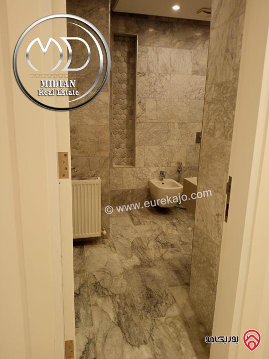 شقة دوبلكس ارضية جديدة مساحة 250م تشطيبات و ديكورات فاخرة للبيع في عمان - دير غبار