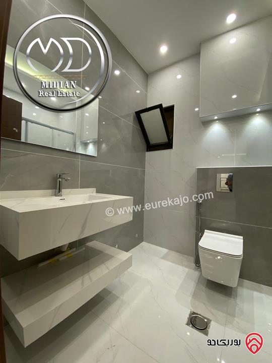 شقة دوبلكس طابق اخير مع روف للبيع في عمان - خلدا مساحة 275م تشطيبات سوبر ديلوكس اطلالة جميلة امكانية الأقساط