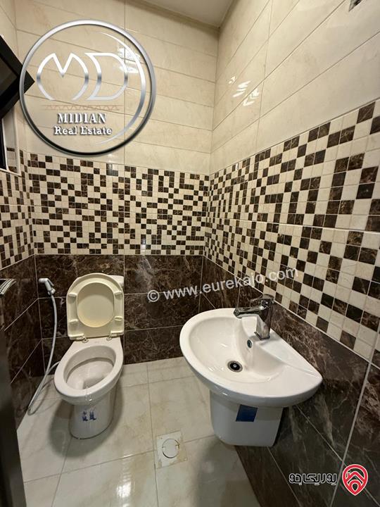 شقق فارغة للايجار في عمان - الكرسي مساحة 210م تشطيبات و ديكورات سوبر ديلوكس اطلالة جميلة بسعر مميز