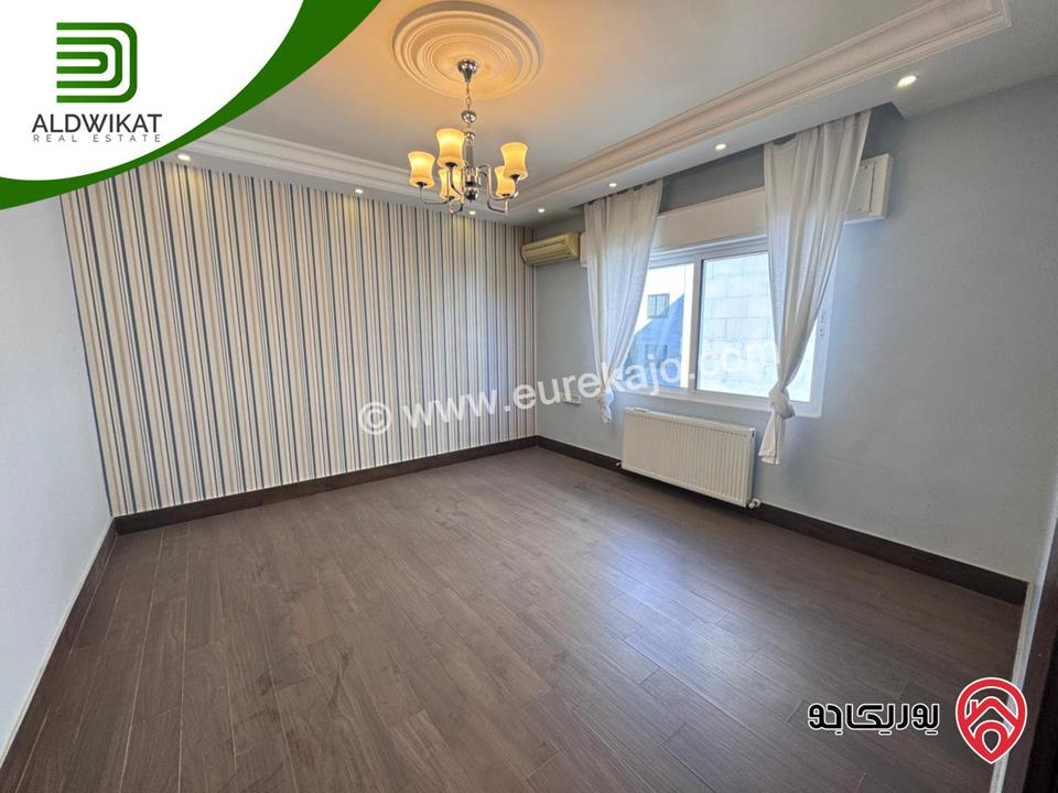 شقة طابق ثاني طابقية للبيع في عمان - دير غبار مساحة 265م ومساحة الترس 10م موقع اطلالة