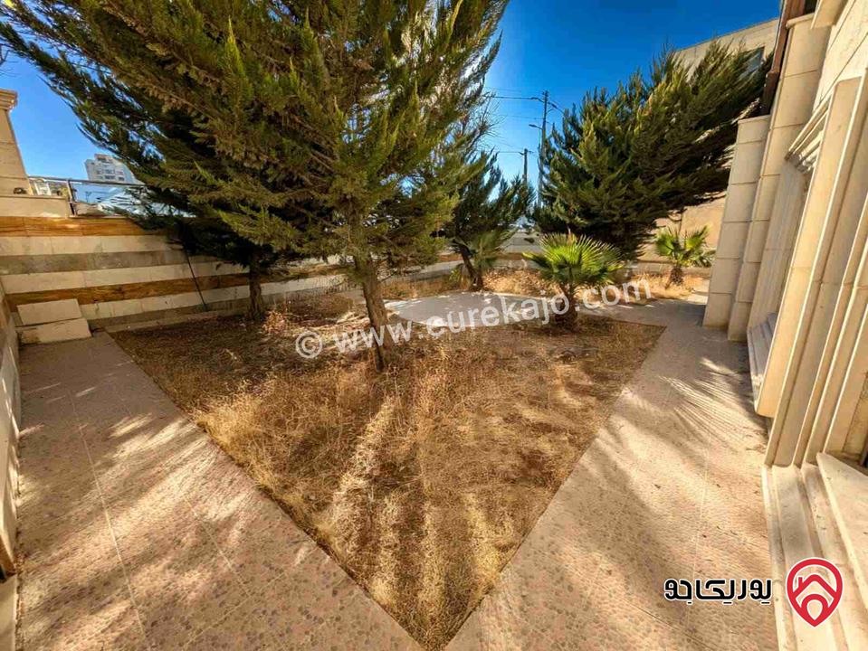 شقة طابق شبه ارضي مساحة 330م داخلي و 230م خارجي للبيع في عمان - دير غبار 