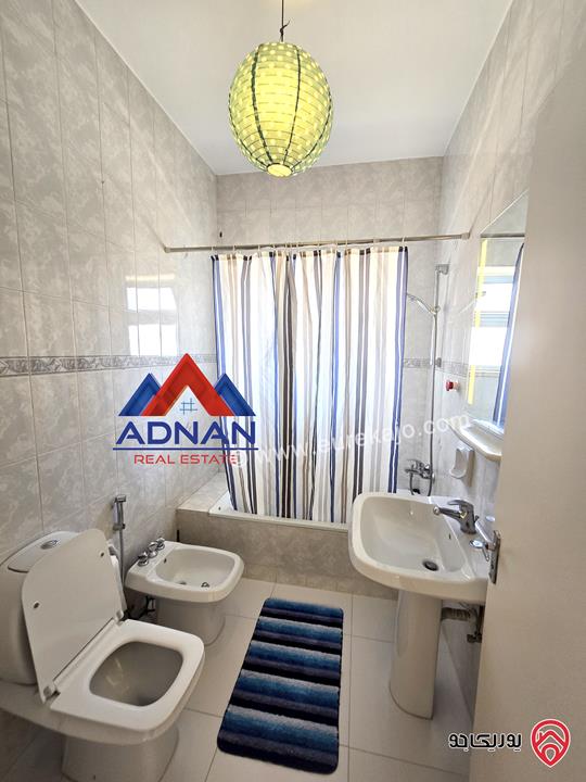 رووف طابقي فخم مساحة 220م داخلي و 200م خارجي للايجار المفروش السنوي في عمان - عبدون