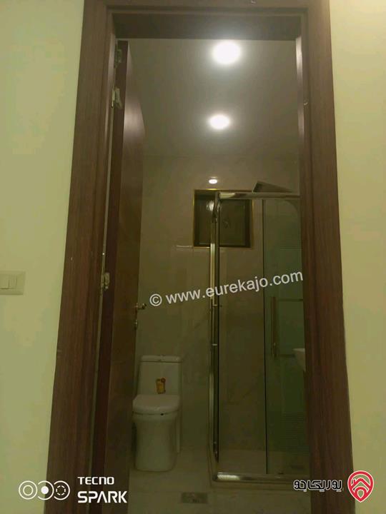 شقة مساحة 100م شبه ارضي للبيع في الزرقاء - مدينة الشرق