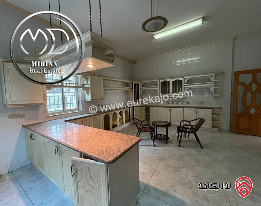 فيلا مستقلة فارغة أو مفروشة للايجار في عمان - ام السماق مساحة 750م مع تراسات و حدائق تصلح تجاري أو روضة أو حضانة