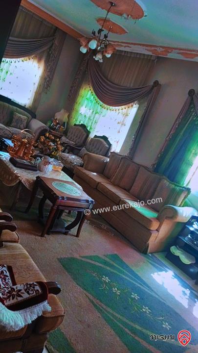 بيت مستقل مساحة 320م على أرض 508م للبيع في عمان - العلكومية حي الاندلس الشارع المؤدي الي طريق المطار والمقابلين
