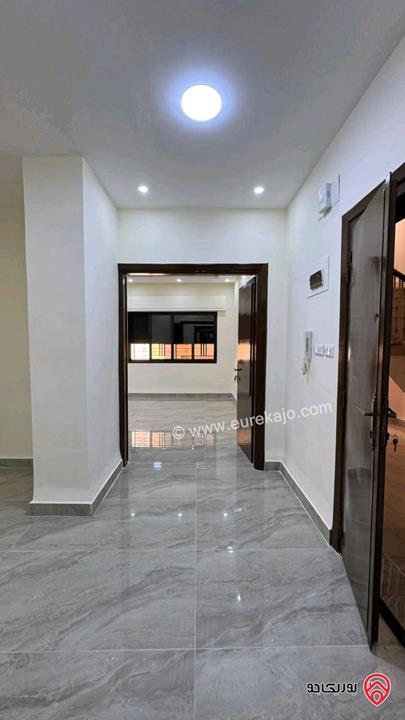 شقة طابق أرضي معلق مساحة 110م للبيع في عمان - الجاردنز