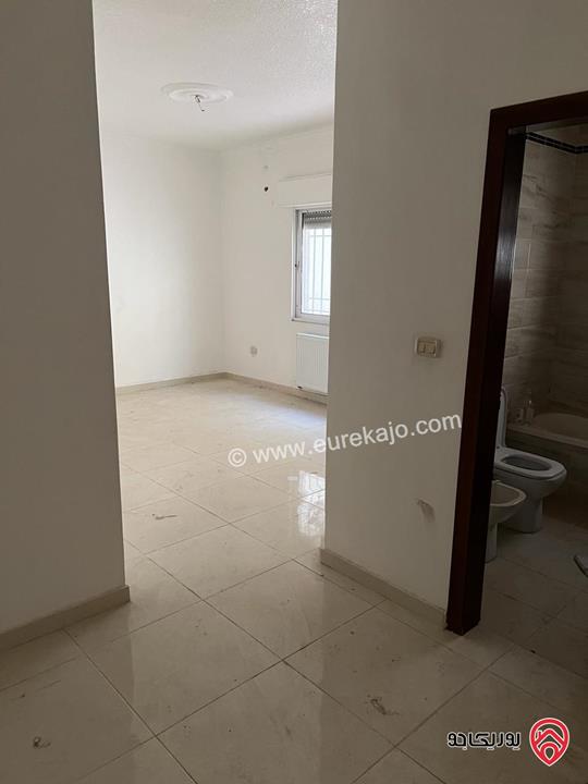 شقه دوبلكس طابق أرضي وتسويه مساحة 300 م2 مع حديقة للايجار في ضاحية الياسمين، 