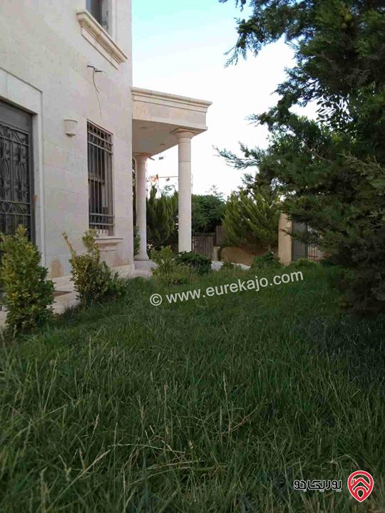 فيلا مساحة 460م على أرض 600م للبيع في الزرقاء - رجم الشوف قرب شفا بدران 