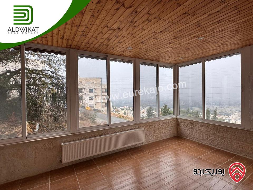 فيلا مستقلة للبيع في عمان - صويلح بالقرب من الحمر مساحة الأرض860م مساحة البناء 390م موقع اطلالة