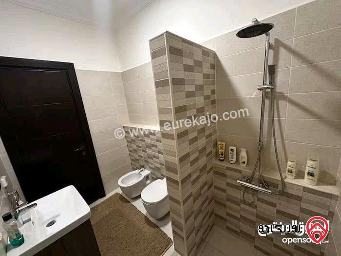 شقة مفروشة مساحة 450م طابق ثالث مع روف للايجار في عمان - طريق المطار 