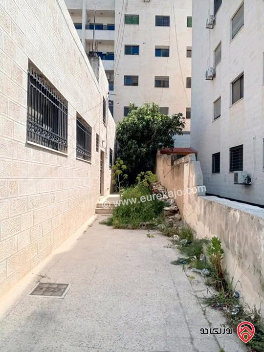 منزل مستقل مساحة 230م على أرض 889م للبيع في عمان - ضاحية الياسمين - في منطقة اسكان التلفزيون 