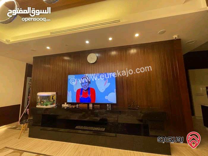 شقة طابقية ارضي معلق مساحة 226م داخلي و 180م خارجي بأطلالة للبيع في عمان - دابوق 