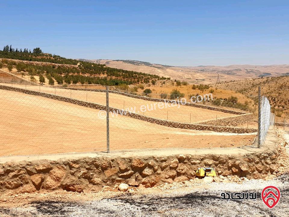 قطعة أرض مساحة 3800م للبيع في الزرقاء - صروت 