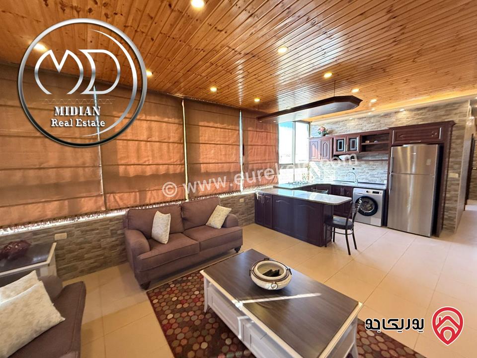 رووف مفروش للايجار في عمان - خلدا مساحة 120م تشطيبات و فرش سوبر ديلوكس اطلالة جميلة بسعر مميز