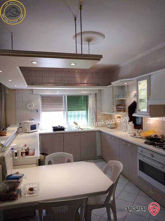 شقة مميزة للبيع في عمان - أم السماق الشمالي قرب شارع مكة وخلف أبراج الحجاز طابق ثاني 190م بسعر مغري