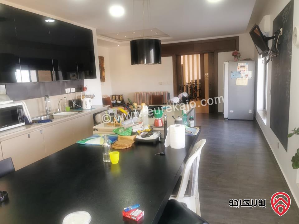 فيلا مساحة الارض 650م مساحة البناء 400م للبيع في عمان - ابو السوس