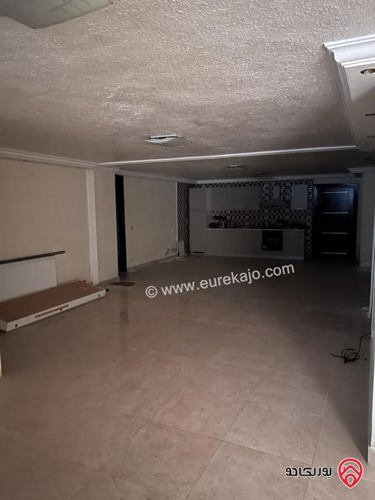 شقه دوبلكس طابق أرضي وتسويه مساحة 300 م2 مع حديقة للايجار في ضاحية الياسمين، 