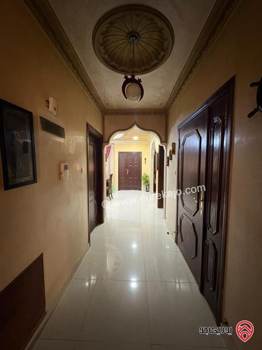 فيلا مساحة 500م على أرض 406م للبيع في الزرقاء - جبل طارق قرب اسواق مكة  