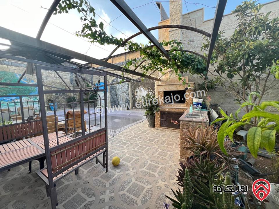 فيلا دوبلكس مساحة 550م على أرض 1030م للبيع في عمان - ضاحية الأمير علي طريق المطار 