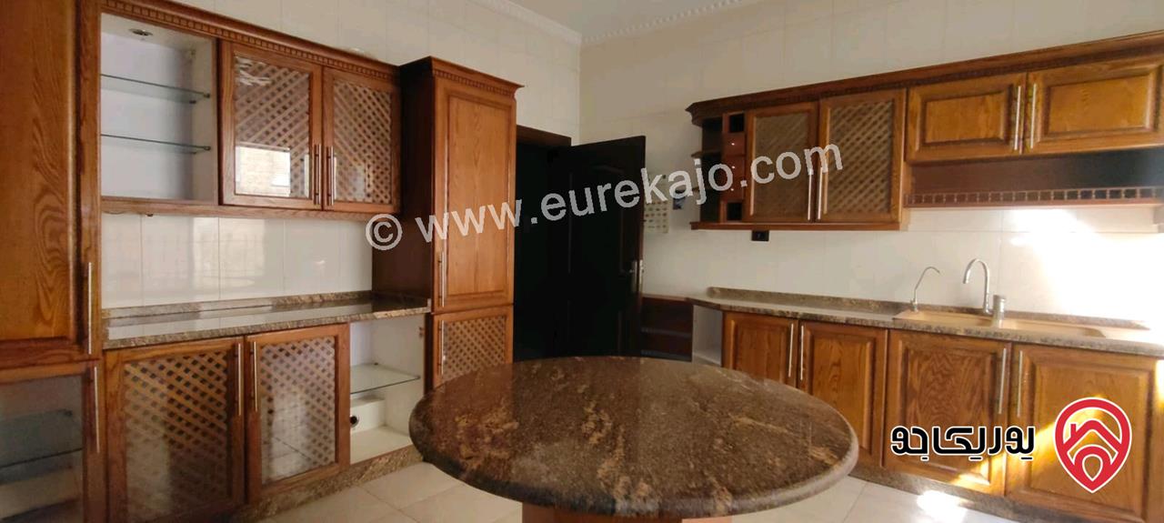 شقة ارضية مساحة 350م للبيع في عمان - دير غبار 