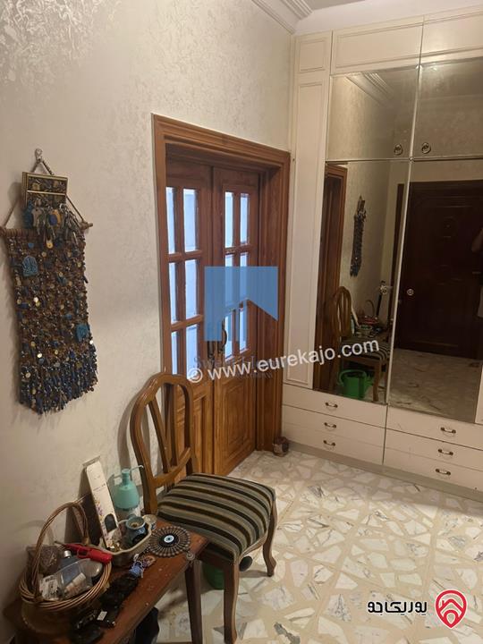 شقة مميزة للبيع في عمان - ام اذينة طابق ثاني 218م قرب ابراج السادس بسعر مغري 