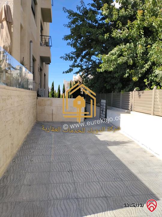 شقة فارغة طابق شبه ارضي مساحة داخلية 200م ومساحة خارجية 180م للإيجار في عمان - ضاحية النخيل 