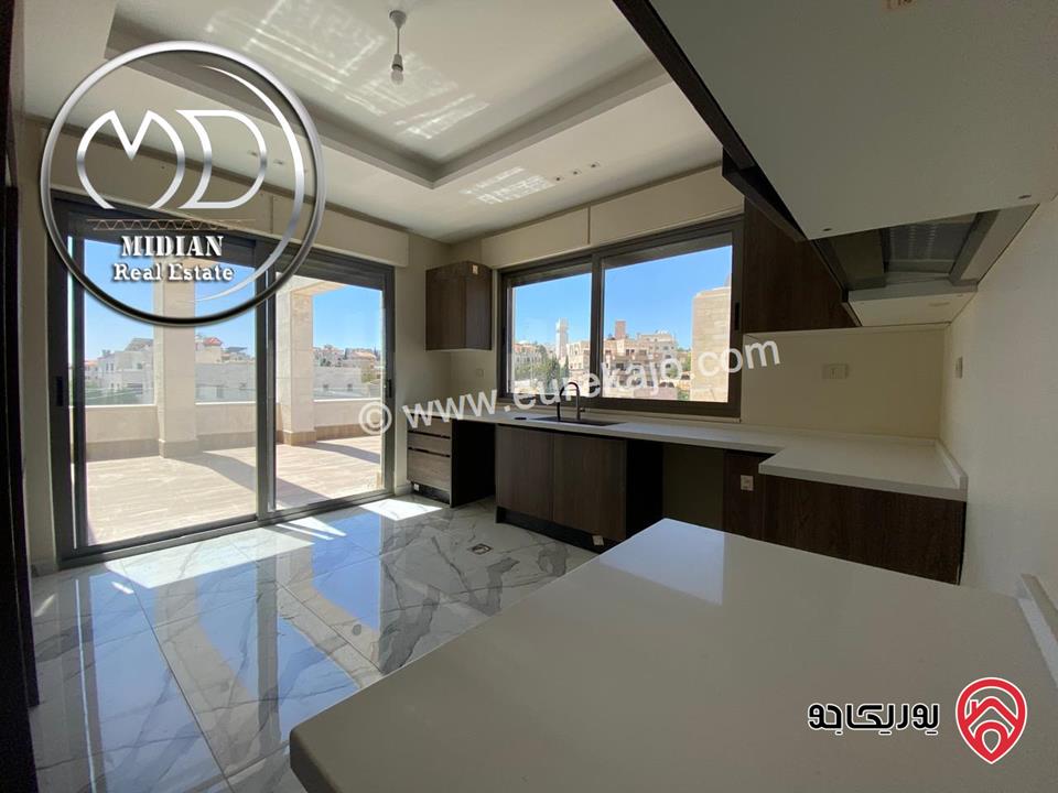 رووف فارغ للايجار في عمان - دابوق مساحة 350م مع تراسات تشطيبات ديكورات عصرية فاخرة اطلالة رائعة جديد لم يسكن