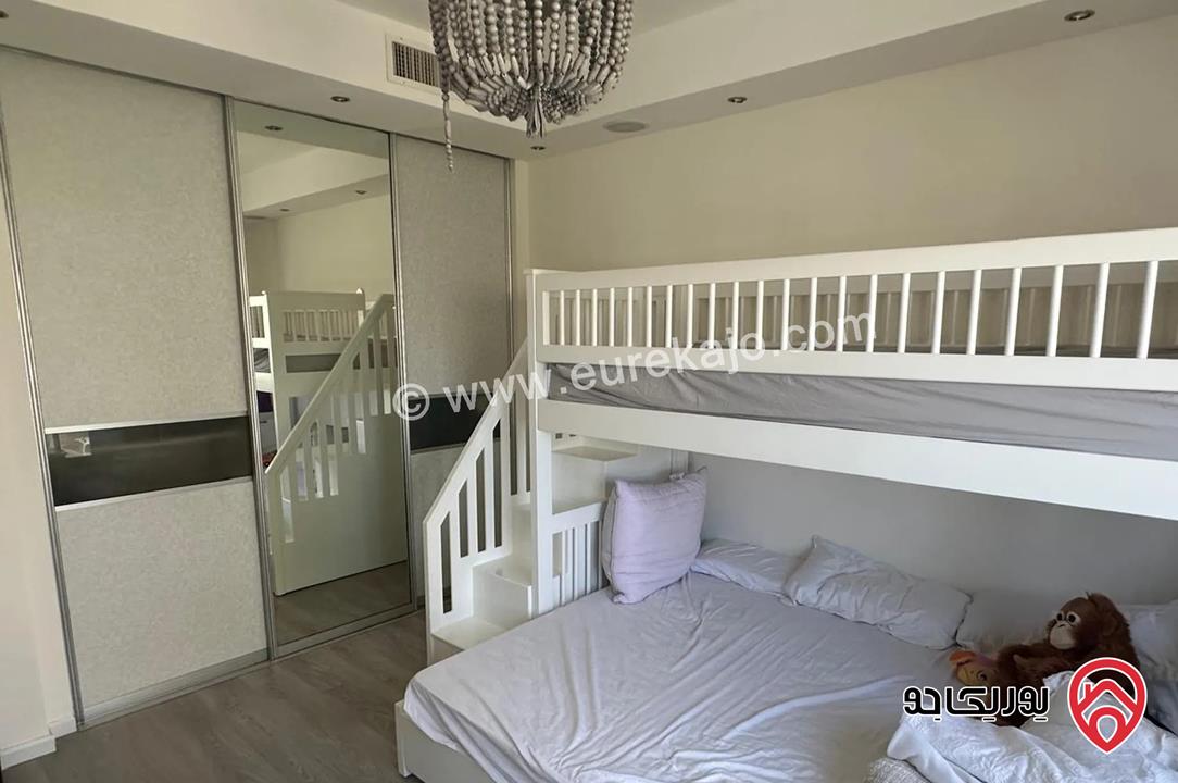 شقة مساحة 300م للبيع في عمان - حي الصحابة