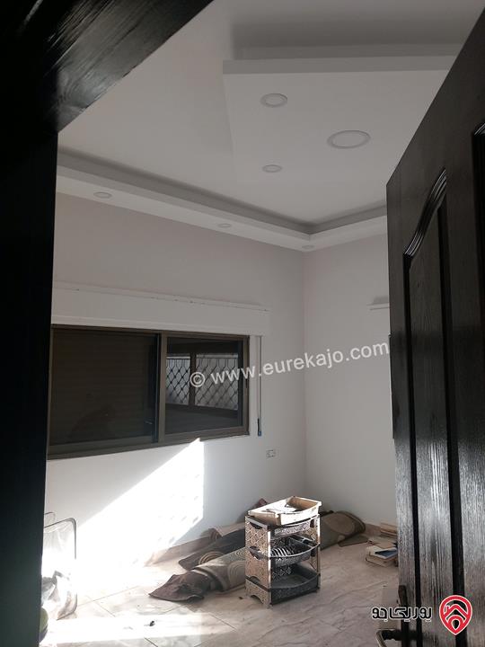 بيت مساحة 200م على أرض 750م للبيع في الزرقاء - شومر إسكان المهندسين 