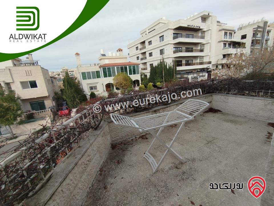 فيلا مساحة البناء 400م ومساحة الارض 430م ومساحة الحديقة 200م للايجار في عمان - ام السماق