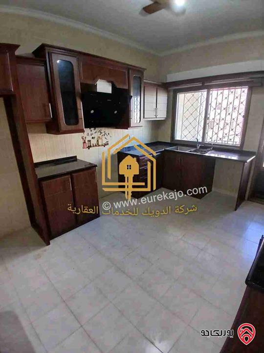 شقة فارغة طابق اول مساحة 135م للإيجار في عمان - الجبيهة 