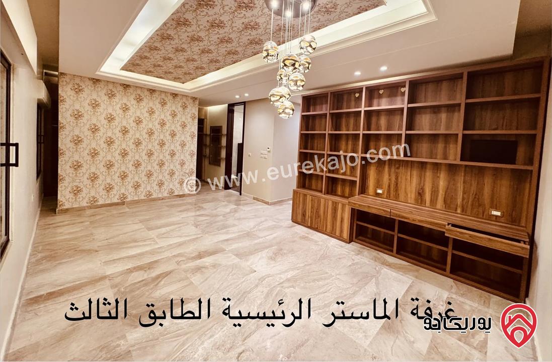 شقة فاخرة طابق ثالث مع روف مساحة 405م للبيع في عمان - خلدا