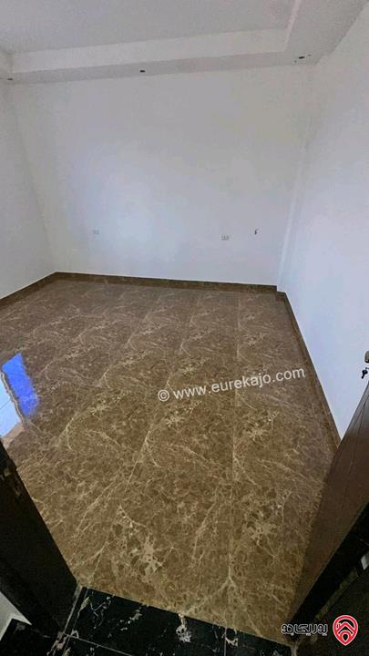 شقتين عدد 2 طابق ثاني سوبر ديلوكس مساحة 154م لكل شقة للبيع في المفرق 