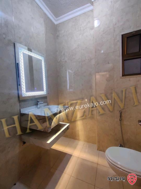 شقة شبه أرضية مساحة 220م داخلي و 80م خارجي للايجار في عمان - دير غبار 