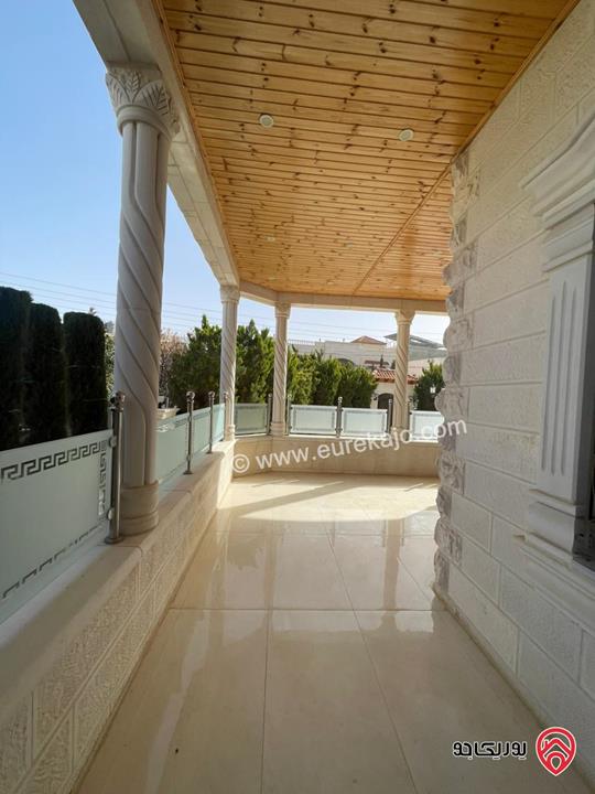 فيلا مساحة الارض 758م مساحة البناء 700م على شارعين للبيع في الزرقاء - ضاحية المدينة المنورة